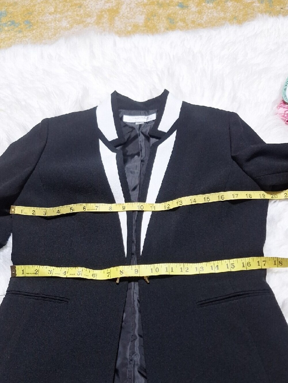 NWT Tahari Black Blazer with White Contrast Trim With Gold Closure - Picture 14 of 15